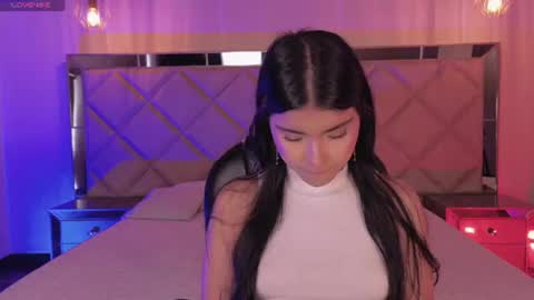 Snapshot of mialaurence_ chatting on 8, 7, 2026 Call me Mia online show from 8, 7, 2026