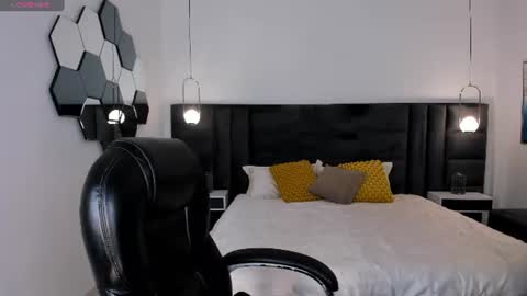 Snapshot of mialaurence_ chatting on 12, 7, 2026 Call me Mia online show from 12, 7, 2026