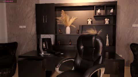 Snapshot of mialaurence_ chatting on 17, 7, 2026 Call me Mia online show from 17, 7, 2026