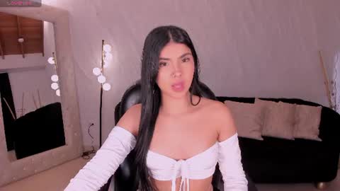 Snapshot of mialaurence_ chatting on 26, 7, 2026 Call me Mia online show from 26, 7, 2026