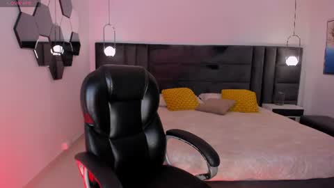 Snapshot of mialaurence_ chatting on 29, 7, 2026 Call me Mia online show from 29, 7, 2026