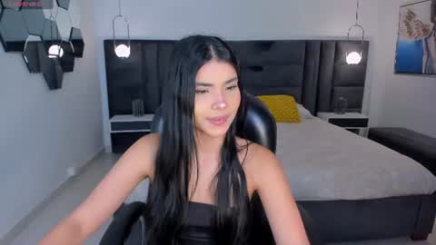 Snapshot of mialaurence_ chatting on 1, 8, 2026 Call me Mia online show from 1, 8, 2026
