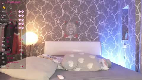 Mia online show from 4, 5, 2026
