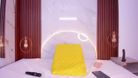 Mia  online show from 11, 3, 2025