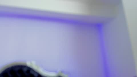 Mia   -5 7001400 Follow  online show from 17, 1, 2025