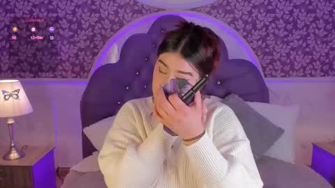 Mia   -5 7001400 Follow  online show from 26, 11, 2025