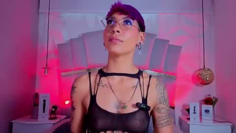 Mia Morgann online show from 15, 9, 2025