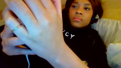 MiaMuffn online show from 22, 12, 2024