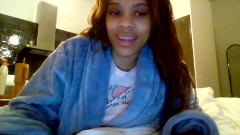 MiaMuffn online show from 2, 2, 2025