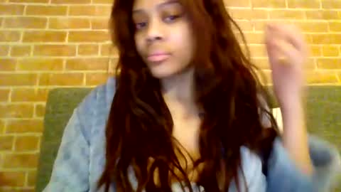 MiaMuffn online show from 5, 12, 2025