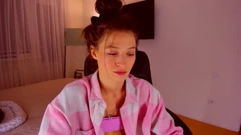 Mia online show from 12, 2, 2026