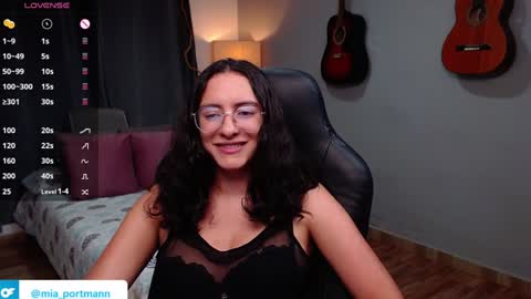 MIAPORTMANN online show from 30, 12, 2024