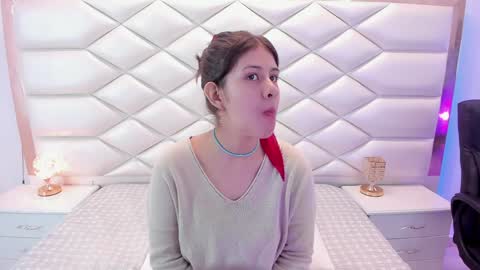 Snapshot of miaqueen021 chatting on 5, 2, 2025 Sweetie Mia online show from 5, 2, 2025