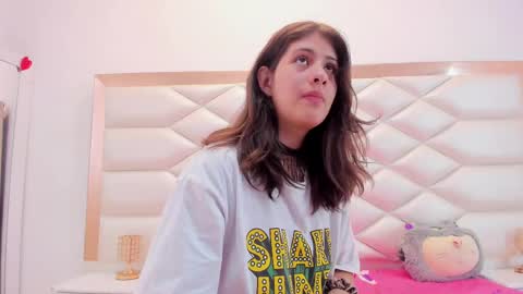 Snapshot of miaqueen021 chatting on 12, 3, 2025 Sweetie Mia online show from 12, 3, 2025