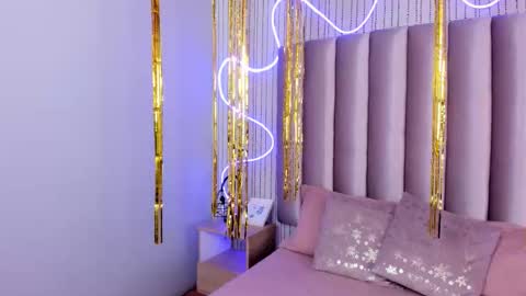 Alejandra  online show from 25, 10, 2025