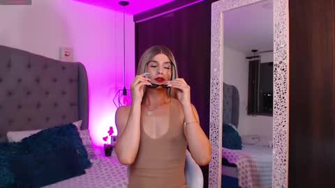 Snapshot of miaromanove_ss chatting on 21, 2, 2025 Mia Romanove online show from 21, 2, 2025