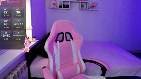 Snapshot of miascarlettttt chatting on 22, 10, 2025 Mia  online show from 22, 10, 2025