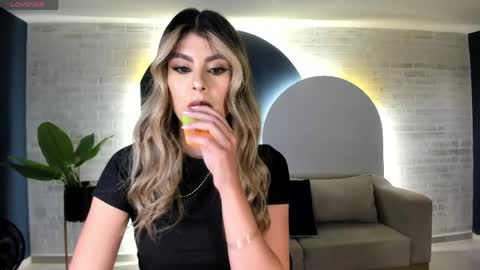 Mia Silva online show from 29, 4, 2026