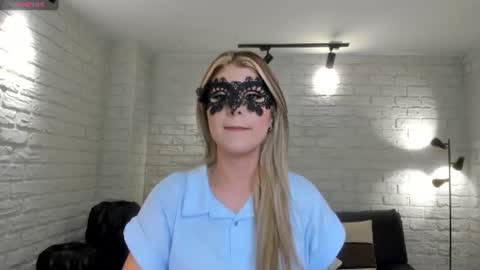 Mia Silva online show from 19, 6, 2026