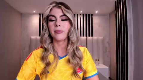 Mia Silva online show from 23, 6, 2026