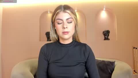 Mia Silva online show from 8, 7, 2026