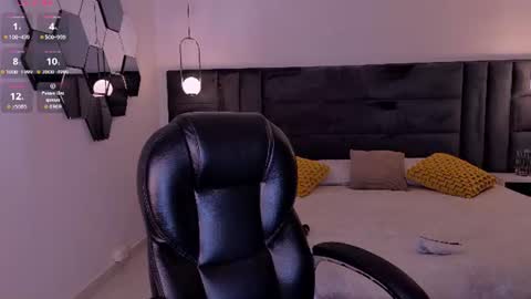 Mia Silva online show from 15, 7, 2026