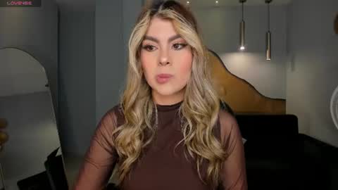 Mia Silva online show from 3, 8, 2026