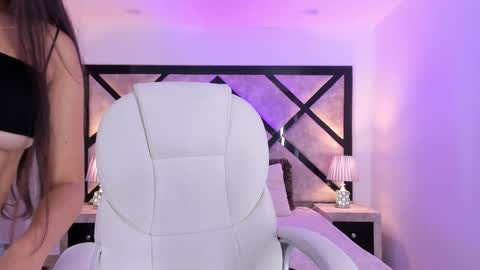 Mia online show from 9, 12, 2024