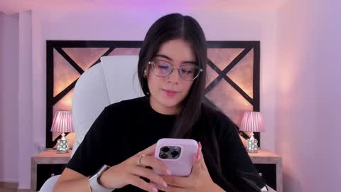 Mia online show from 17, 12, 2024