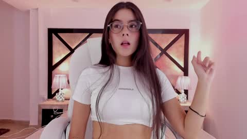 Mia online show from 9, 1, 2025