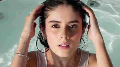 Mia online show from 3, 2, 2025