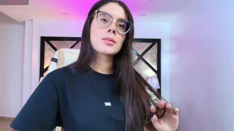 Mia online show from 12, 9, 2025