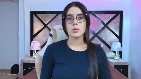 Mia online show from 6, 10, 2025