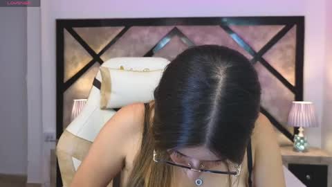 Mia online show from 22, 4, 2026