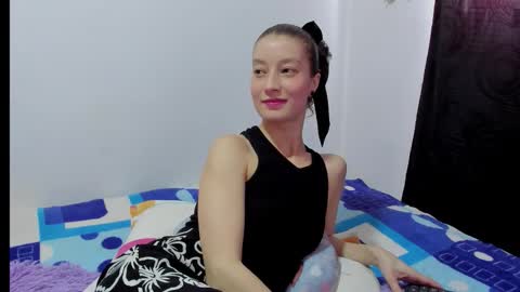  Chloe  online show from 5, 12, 2025