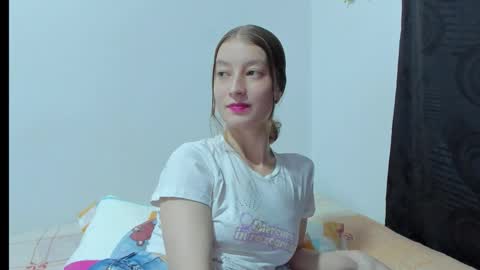  Chloe  online show from 18, 2, 2026
