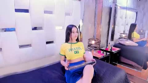 Mia Watson online show from 3, 11, 2025