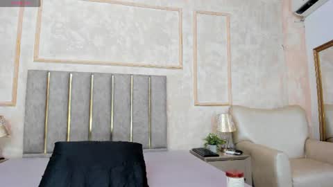 Snapshot of miawiills chatting on 4, 7, 2026 Mia online show from 4, 7, 2026