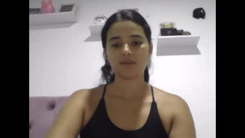 micaelamoreno18 online show from 28, 5, 2026