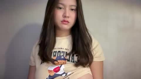 Snapshot of micaganda1 chatting on 3, 11, 2025 urbaby mica online show from 3, 11, 2025