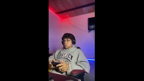 michael independent model  online show from 3, 2, 2025