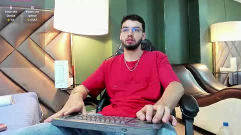 Snapshot of michael_magno chatting on 26, 10, 2025 Michael Stevens online show from 26, 10, 2025