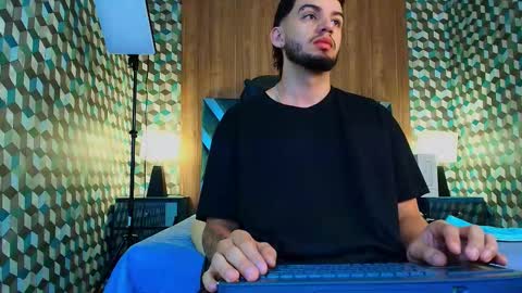 Snapshot of michael_magno chatting on 10, 11, 2025 Michael Stevens online show from 10, 11, 2025