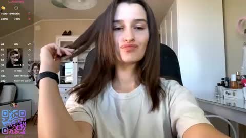 Snapshot of michael_pors chatting on 30, 7, 2026 Emily online show from 30, 7, 2026