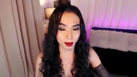 michaelagoddess online show from 15, 11, 2025