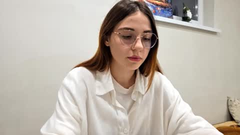 Chloe online show from 23, 10, 2025