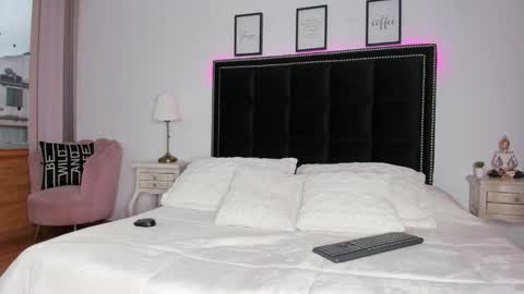 michel_owens online show from 12, 3, 2026