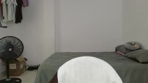 Snapshot of micheldelatorre69 chatting on 20, 10, 2025 MichelandDavid online show from 20, 10, 2025