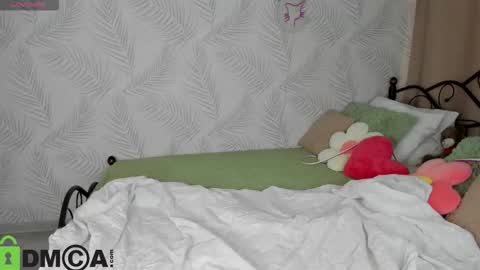 Snapshot of michelle_blond chatting on 19, 2, 2026 michelle_blond online show from 19, 2, 2026