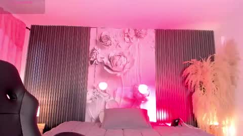 michellepreston_ online show from 4, 7, 2026